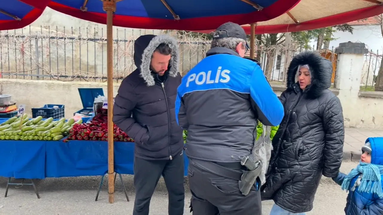 Polisten Pazarda Dolandırıcılık Uyarısı