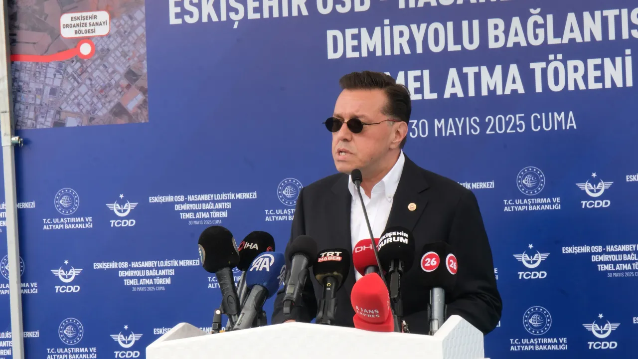 Hatipoğlu'ndan Eskişehir'deki belediyelere sert eleştiri: “Yatırımlara engel olunuyor, konut sorunu çözülmedi”