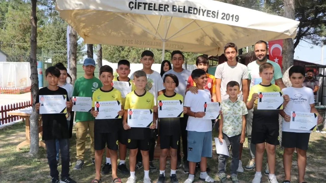 Eskişehir Çifteler‘de Yaz Okulu Kursları Tamamlandı