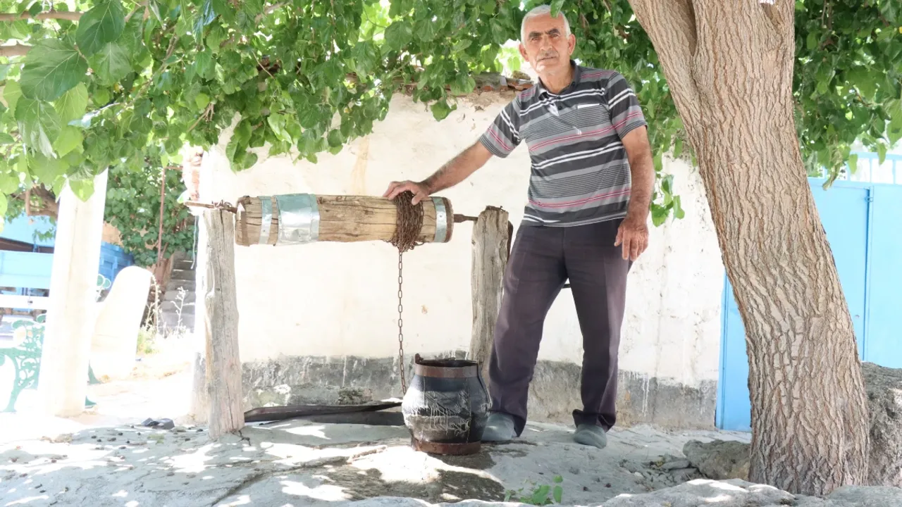 Eskişehir'de Asırlık Hayrat Su Kuyusu Hala Kullanılıyor