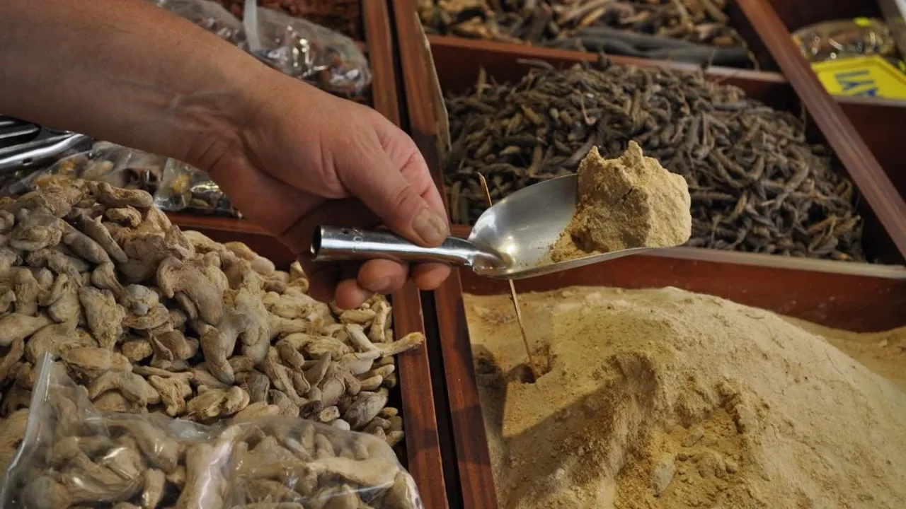 Eskişehir'de Aktarcıdan Bu Sıcaklarda Tansiyona Çare!