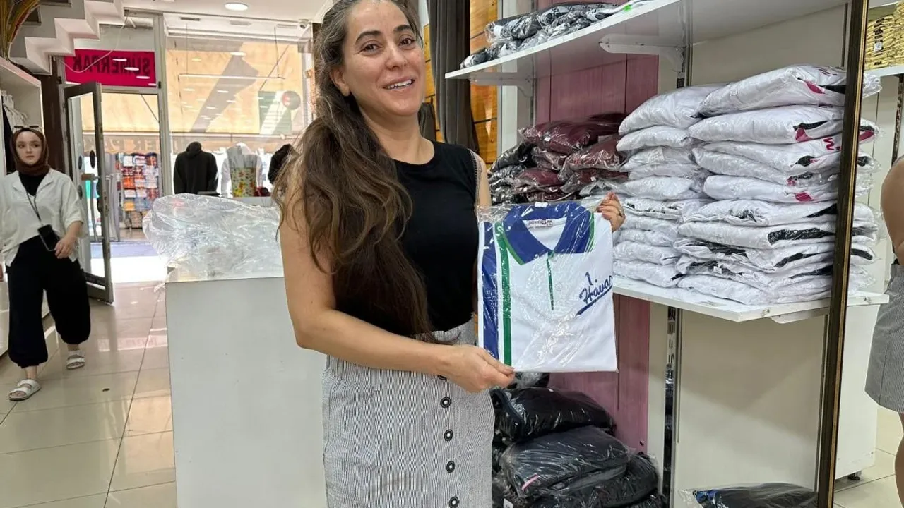 Eskişehir'de Okul Kıyafeti Satışları Çoktan Başladı