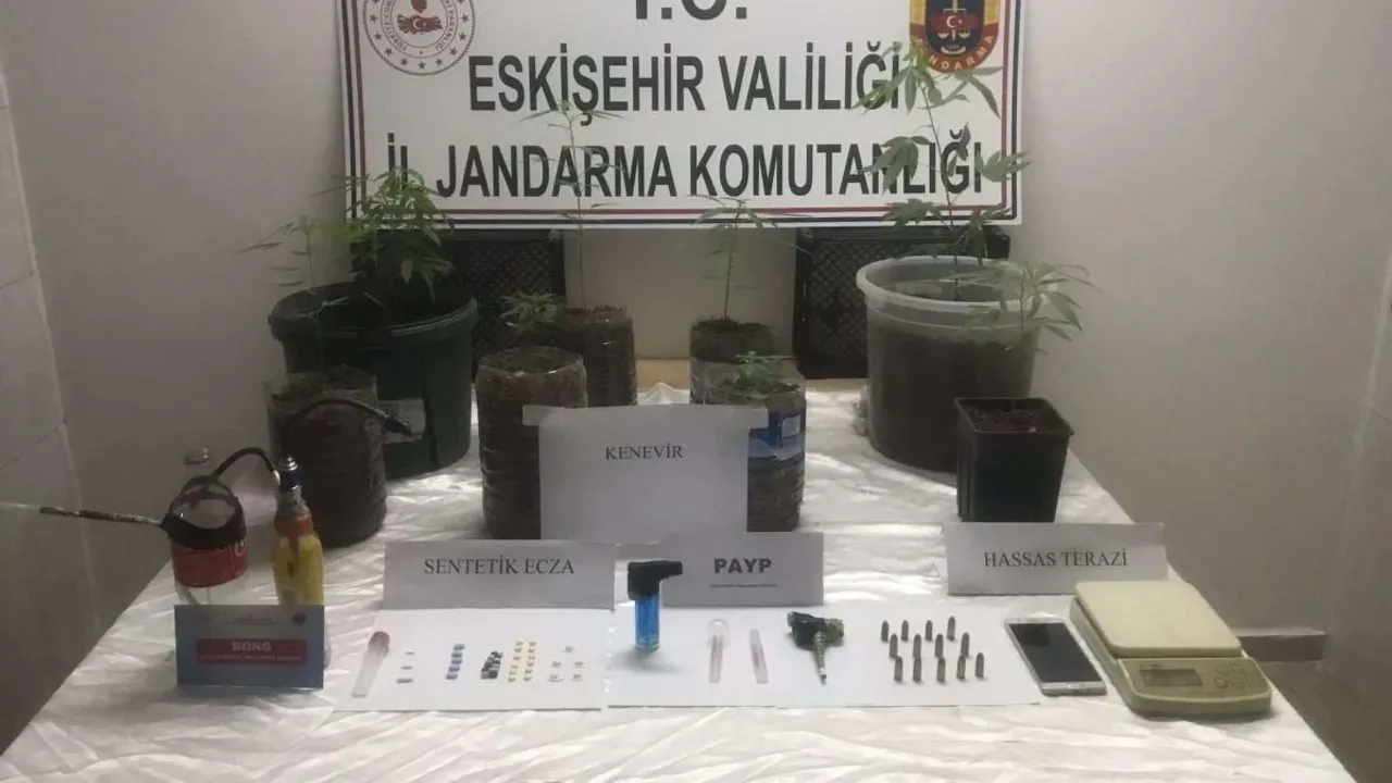Eskişehir'de Uyuşturucu Üreticisi ve Satıcısına Operasyon
