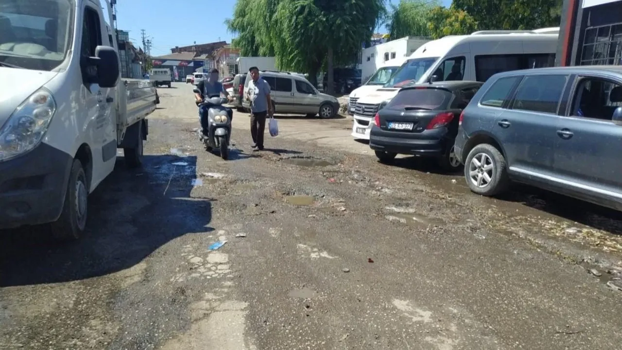 Eskişehir'de Küçük Oto Sanayi Sitesi Çözüm İstiyor!