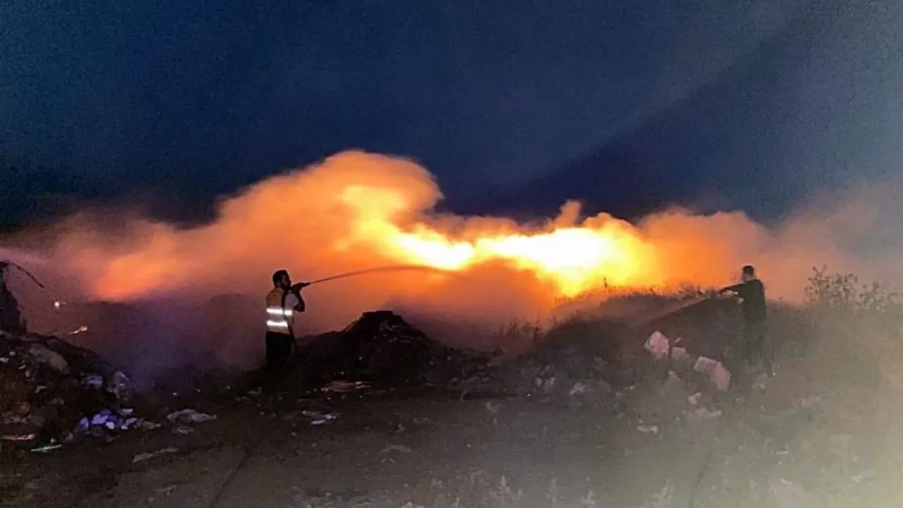 Eskişehir Mihalıççık'ta Çöplük Alanda Yangın Çıktı