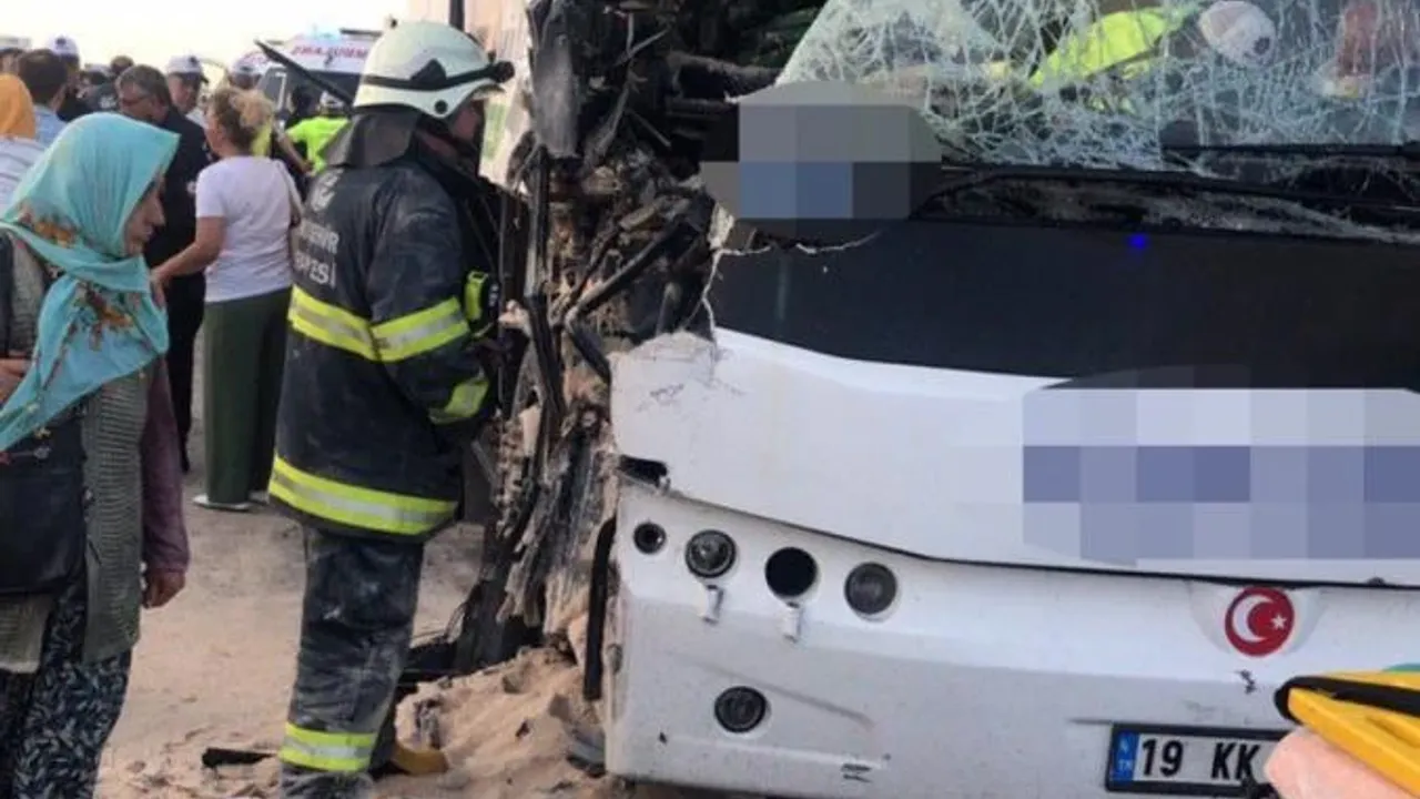 Eskişehir'de Meydana Gelen Kazada 22 Kişi Yaralandı!