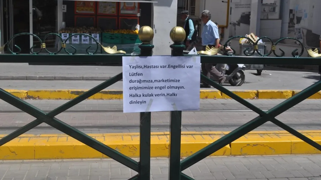 Eskişehir'de Vatandaşlardan Bariyerlere Tepki