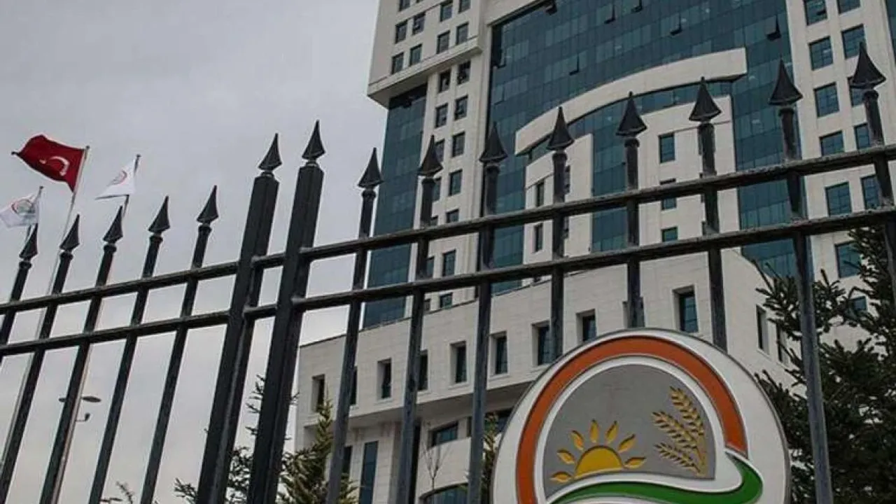 9 Üst Düzey Bürokrat Görevden Alındı!