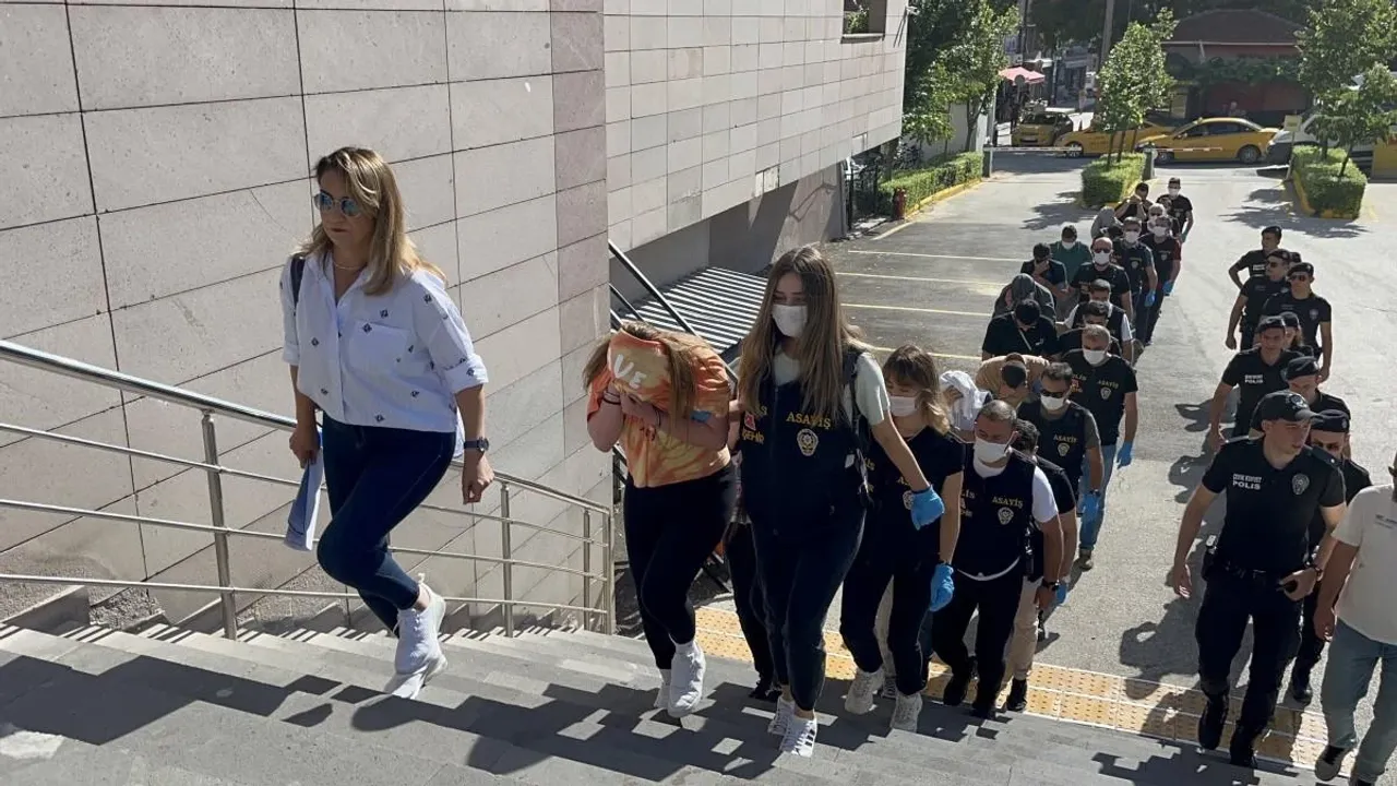 Eskişehir ve 7 İlde Fuhuş Operasyonunda 14 Kişi Yakalandı