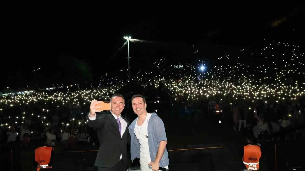 Oğuzhan Koç, Sivrihisar’da unutulmaz bir konser verdi