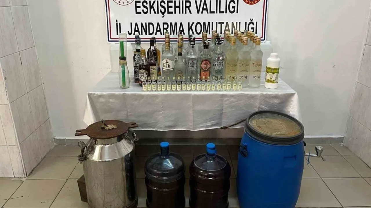 Eskişehir'de Kaçak İçki Üreten Şahıslar Yakalandı