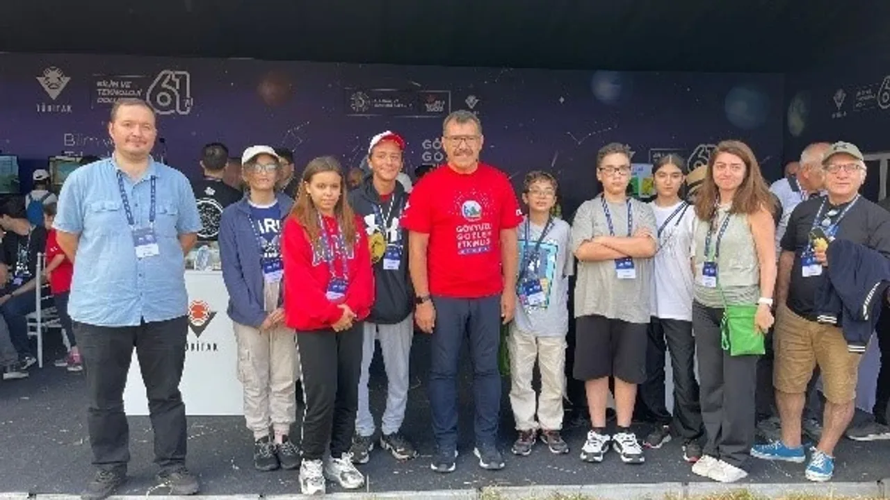 Eskişehirli Öğrenciler Bursa'da Uzayı Keşfetti