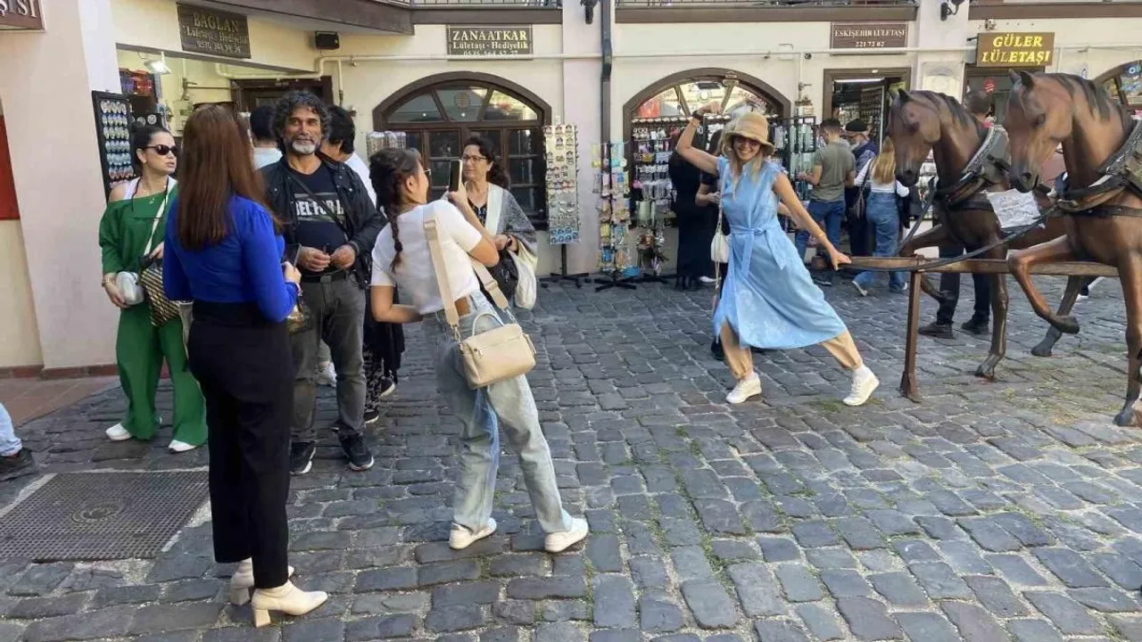 Tarihi Odunpazarı Evleri’nde hafta sonu yoğunluğu