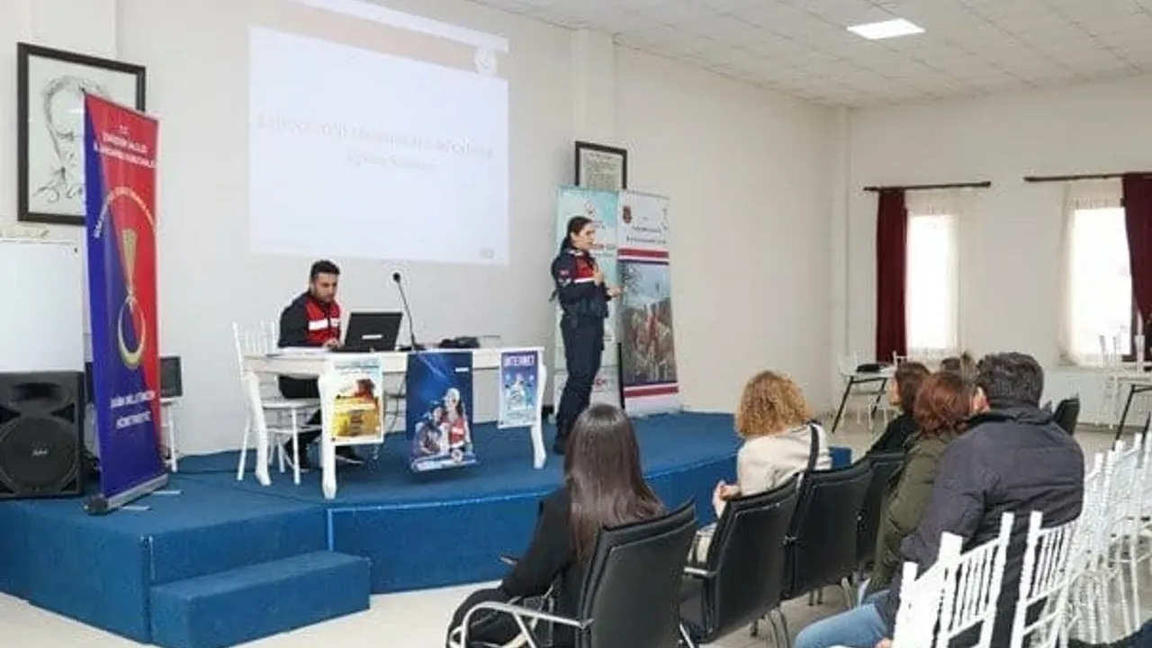 Jandarmadan Vatandaşlara Asayiş Bilgilendirmesi