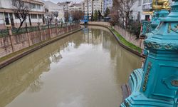 Porsuk Çayı Kahverengi Tonuna Büründü