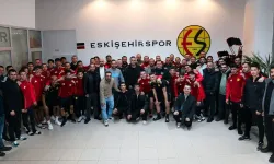 Eskişehirspor İçin Kritik Maç Alarmı: Afyonspor'u Yık Geç, Zirve Yolunda 9'da 9 Yap!
