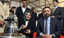 Bakan Göktaş "Kabe’de Hacılar Hu Der" İlahisine Eşlik Etti