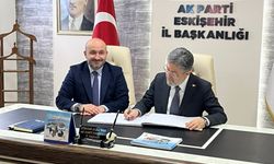 Bakan Yumaklı, AK Parti Eskişehir İl Başkanlığını Ziyaret Etti
