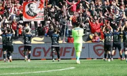 Fethi Heper Stadı'nda tarihi buluşma: İki büyük gol kralı aynı tribünde, efsaneler geri dönüyor!