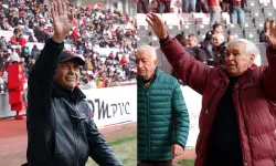 Efsaneler stadyumda: dualar Fethi Heper ve Ömer Kaner için!