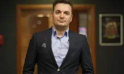 Ekol TV genel yayın yönetmeni olan Tamer Oskay’ın hayatı ve kariyeri Tamer Oskay kimdir, nereli, kaç yaşında?