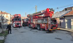 Yeşiltepe Sokaklarında Korku Dolu Gece: Alevler Mahalleyi Esir Aldı