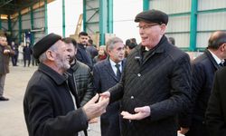 Başkan Kurt ve Milletvekili Çakırözer 75. Yıl Mahallesi'nde Vatandaşlarla İftarda Bir Araya Geldi