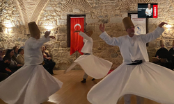 Beyaz Tennurenin Sırrı: Semazenlerin Manevi Yolculuğu