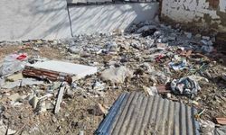 Boş Arazi Çöplüğe Döndü: Mahalle Sakinleri Tepkili