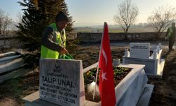 18 Mart Öncesi Şehitlikler Yenilendi