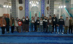 Camide Çocuklara Bayram Harçlığı Sürprizi