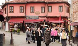 Eskişehir’de Yağmurlu Havaya Rağmen Sokaklar Doldu