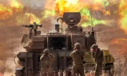 Fransa Cumhurbaşkanı Emmanuel Macron'dan şok edici güç gösterisi! Korku büyüyor: Nükleer konuşma için 4 savaş uçağı eşliğinde...