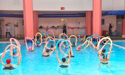 Tepebaşı’nda Kadınlar 8 Mart’ı Su Cimnastiğiyle Kutladı