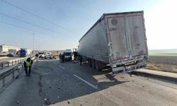 Tır Duramadı, 4 araca Çarptı: 12 Yaralı