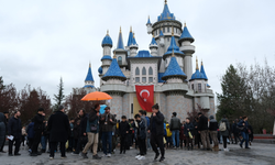 23 Nisan Coşkusu Parklara Ve Sahnelere Taştı