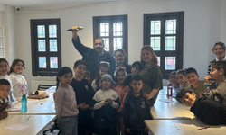 23 Nisan'da Çocuklar Rap Atölyesinde Kendi Şarkılarını Yazdı