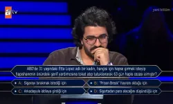 ABD'de 31 yaşındaki Etta Lopez adlı bir kadın, hangisi için hapse girmek isteyip hapishanenin önündeki şerif yardımcısına tokat atıp tutuklanarak 63..