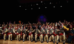 Anadolu’da Halk Dansları Coşkusu Sahneye Taşındı