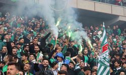 Bursaspor Taraftarı Eskişehir’de Tribünleri Coşturdu