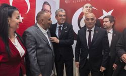 CHP Emek Mahallesi’nde Rozet Takma Töreni Düzenledi