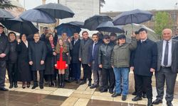 CHP Eskişehir 23 Nisan’da Çelenk Sundu