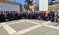 Eskişehir’de Avukatlar Günü İçin Çelenk Töreni Düzenlendi