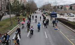 Eskişehir'de Gelenekselleşen "Arabasız Pazar"Devam Ediyor