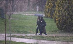 Eskişehir’de Nisan Yağmuru Öğrencileri Yakaladı