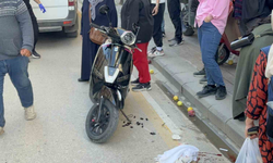 Eskişehir’de Scooter Yayaya Çarptı 2 Yaralı