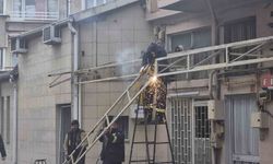 Eskişehir'de Yağışa Rağmen Çalışan Ustalar Kamerada