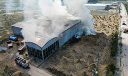 Afyon’da Fabrika Yangını: Alevler Metrelerce Yükseldi