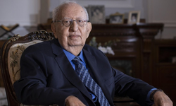 Hüsamettin Cindoruk Hayatını Kaybetti