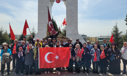 Şehitler Haftası'nda Emeklilerden Vefa Örneği